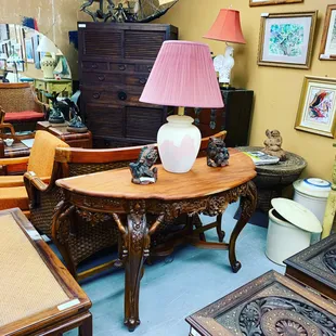 Always something new at the Consignment Centering Kaka'ako