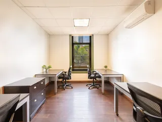 Waku/Work  Hawaii  N hotel