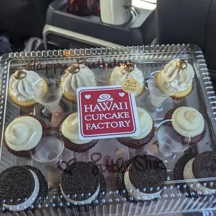 Vanilla w/ coffee buttercream  Red velvet w/ cream cheese frosting  Oreo cookies and cream