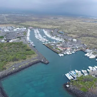 Kona offers some of the best sportfishing in the world. Hawaii Deep Sea Fishing works with the best boats at Honokohau Harbor.