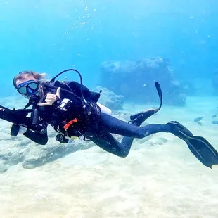 My Instructor, Julian checking out my SCUBAJET DPV.  He was a natural!