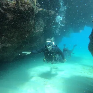 Sharks Cove Scuba dive on north shore of Oahu in Hawaii