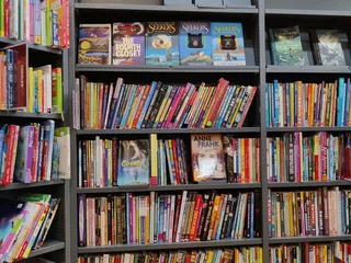 Book Off - Pearlridge Center