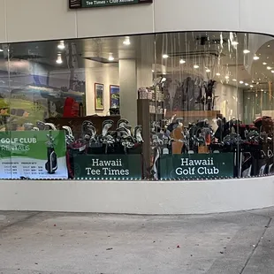 Early evening view of our store 2552 Kalakaua Ave (Waikiki Marriot )