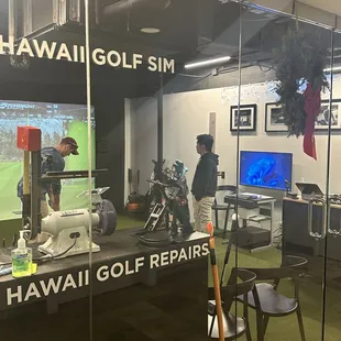 Outside Hawaii Golf Sim Shop