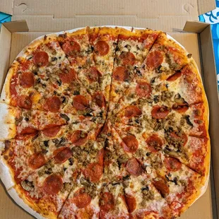 Large PSM (pepperoni, sausage, &amp; mushroom)