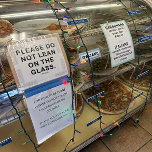 12/2024 pizza display