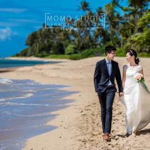 Seaside photoshooting.  Prewedding photography package