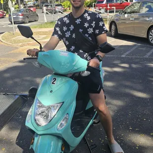 Moped rental in Waikiki Hawaii. 808-302-1315.
Hawaii Motorcycle Rentals