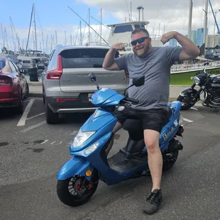 Moped rental in Waikiki Hawaii. 808-302-1315.
Hawaii Motorcycle Rentals