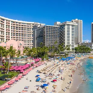 Honolulu landmark photos available at no extra cost to enhance pictures sets of rental properties.