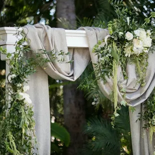 Kailee &amp; Cody beautiful arch for their October 2016 wedding