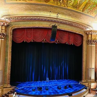 Nice , clean, beautiful venue with a Bar and bathroom on 2nd level