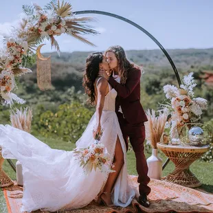 Ceremony Site by Anela Benevides Photography