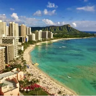 Another beautiful shot overlooking the famous Waikiki beach!