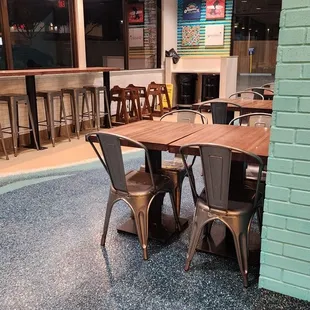 Dining Room is clean. Not very busy on a Monday