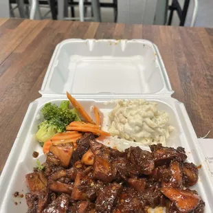 Classic - Low Carb Mixed Plate  Small - Huli Huli Chicken (Left) Small - Kilauea Chicken (Right)