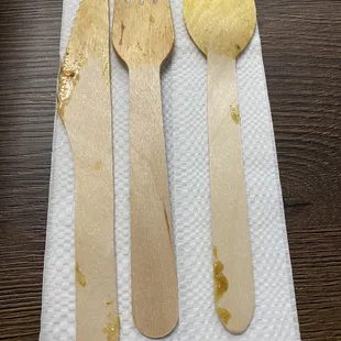 Yeah, I know. Kinda tacky, but I was impressed with the wooden utensils.