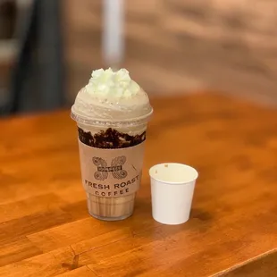 Mocha Kona Freeze large refreshing &amp; Ono