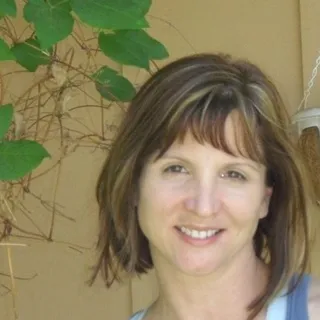 Lori R.