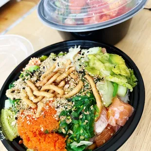 Small and medium poke bowls