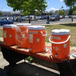 Drinks.. Sweet tea and lemonade