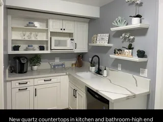 La Bellas Bed and Breakfast 