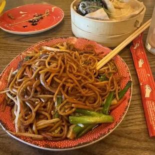 Chicken Lo Mein