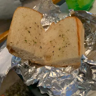 That&apos;s garlic bread... that&apos;s garlic bread? Theres literally drops of garlic no garlic at all.