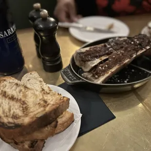 Roasted bone marrow and bread