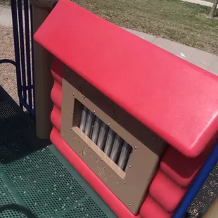 Chime toy that plays different notes