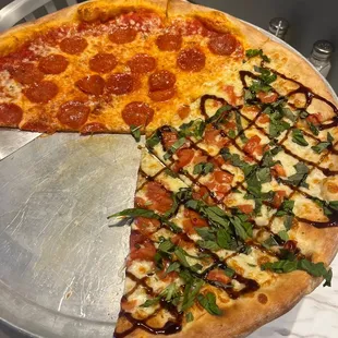 White Pepperoni Pizza