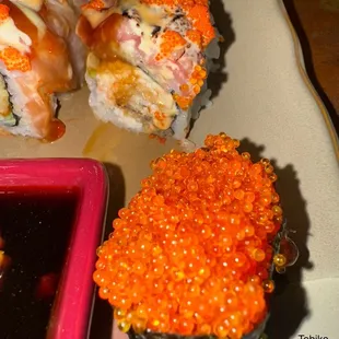 Tobiko Nigiri