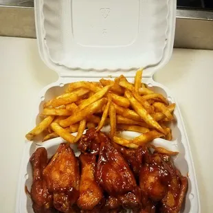 12 BBQ Wings with Fries