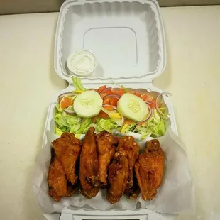 12 Haydee&apos;s Wings with Salad