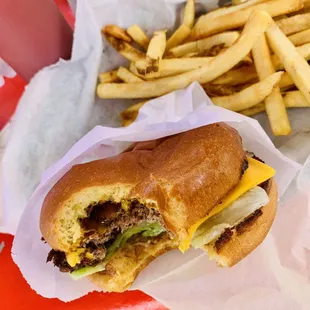 Cheeseburger &amp; Fries