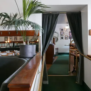 sushi and sashimi, interior