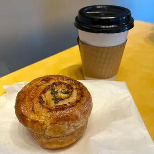 Cheese &amp; Herb Roll, Latte