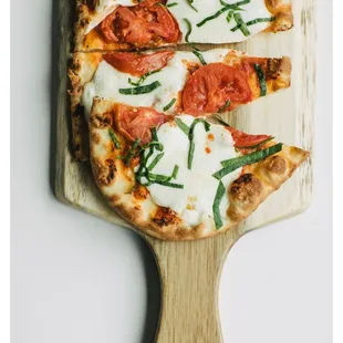 Margherita Flatbread Pizza mozzarella, basil, Roma tomato, marinara