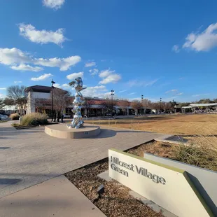 The chrome metal totem pole guides you toward Haystack!