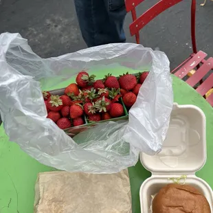 Strawberries (15$)