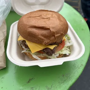 Mad creationz: Royal with cheese (14$) (tax: 1.50$)