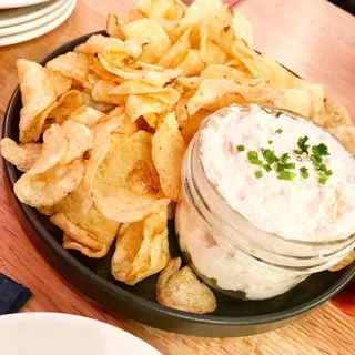 CHIPS & DIP