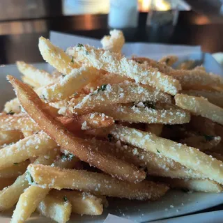 GARLIC FRIES
