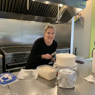 Mother of bride created this beautiful wedding cake.