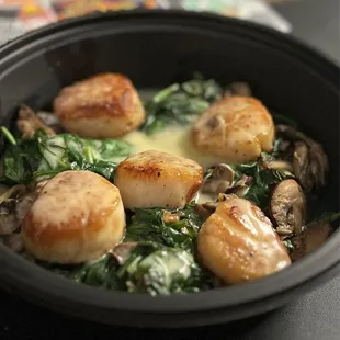 Pan Seared scallops