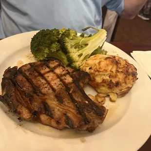 grilled steak and broccoli