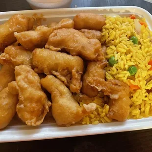 Sweet and sour chicken dinner combo