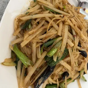 Spicy shredded potatoes