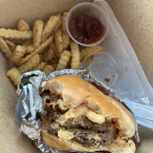 Bacon Mac smash burger